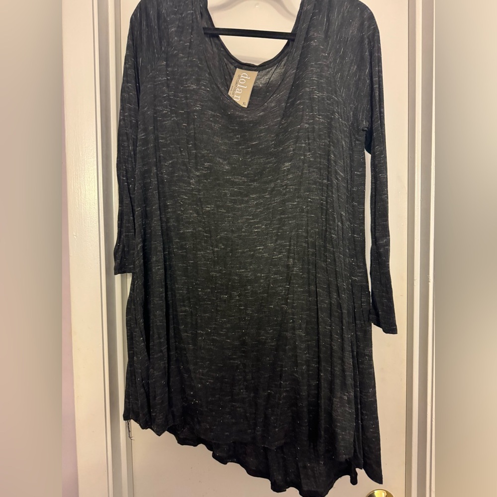 Anthropologie tunic with back ruffle